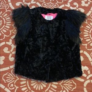 Skaist Taylor faux fur vest, size small